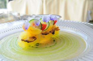 季節・食材などの日々巡る変化に応じて、メニューは全て当日決定