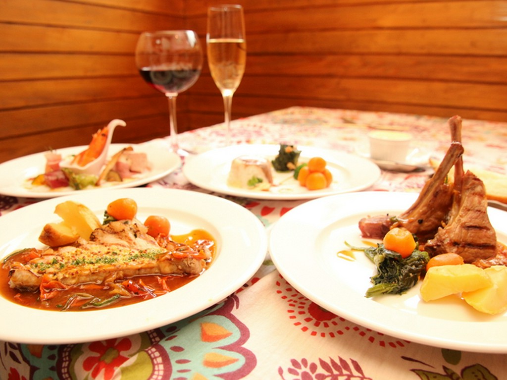 昼から本格的なフレンチがいただける幸せ『ランチ　コース』