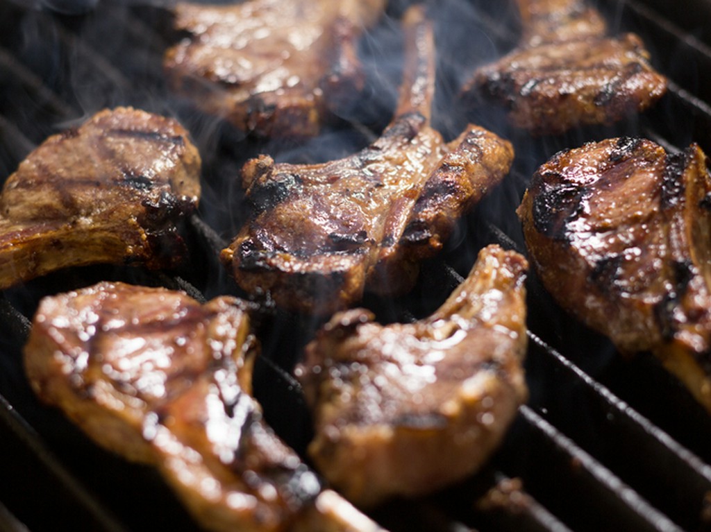 大人気のグリル料理とグラスワインを片手に楽しめるブラッセリー