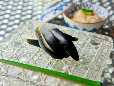 その時期ならではの味わいが溢れる『季節の漬物と炊き込み御飯』