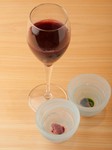 すっぽんの血は、赤ワインで割って。心臓と胆のうは日本酒とともに。