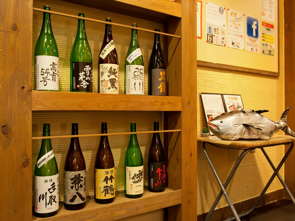 定期的に入れ変わる日本酒も好評