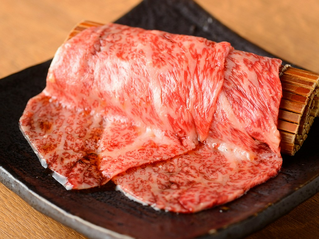 店のスタイルに合わせ、脂が軽い雌牛を一頭買い