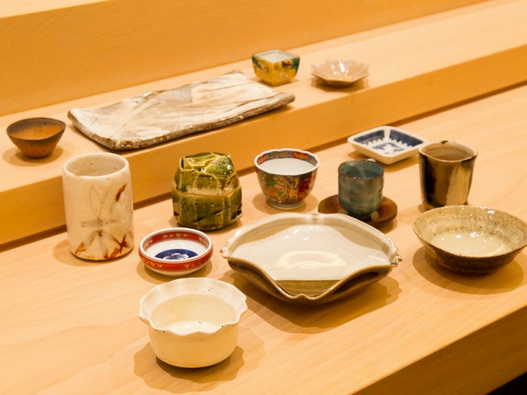 店主が長い時間をかけて揃えてきたこだわりの器たち