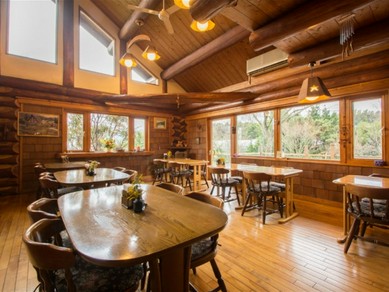 自然を満喫しながら料理を味わえる店