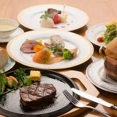 洗練された味わいを堪能できる『おまかせコース』