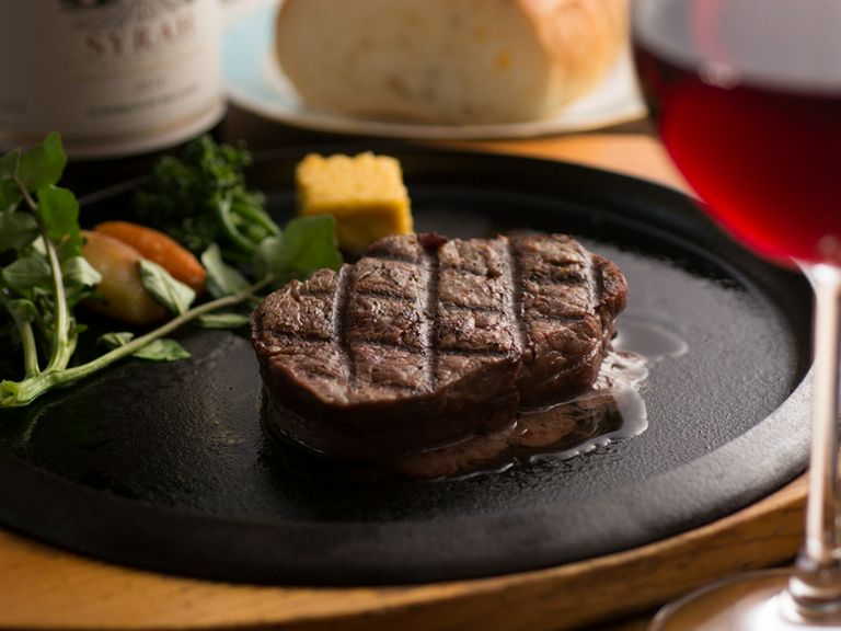 牛ロース肉のステーキ