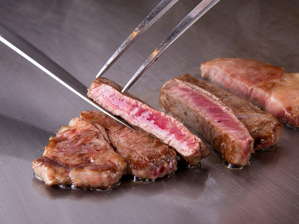 高品質な肉質の特選和牛を堪能