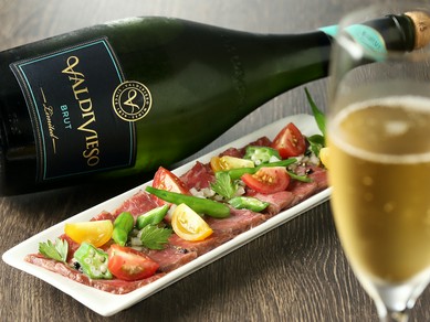 ポピュラーな物を中心にお肉によく合うワインが勢揃い