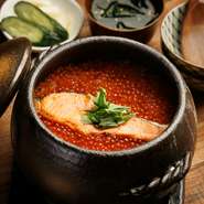 炊きたて土鍋が自慢の当店。落ち着いた空間で楽しむ創作料理や鮮魚の刺身、丁寧に仕込んだ煮込みなど、和食中心の酒肴が充実。