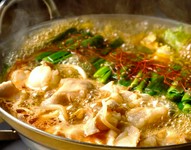 名物のもつ鍋は手作りのスープが絶品です