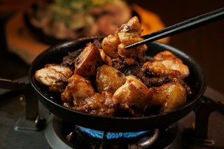 『名物！鉄板焼き鳥』が自慢！手作りのタレが絶品です！