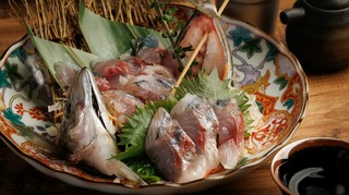 食材は各地から直送しています