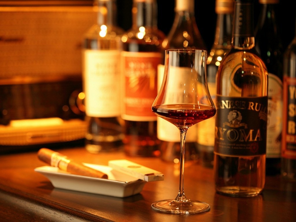 スッキリとした飲み口と甘い香りが魅力『ジャパニーズラム龍馬』