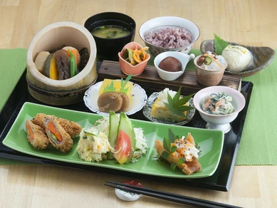 野菜をふんだんに使ってデザートまで手づくりの『さんきら御膳』