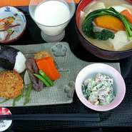 熊本の郷土料理「だご汁」をお楽しみ下さい。