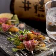 歓送迎会のご予約はお済ですか？　たぼ田では、宴会でのご予約特典として、人気の「雲丹巻」をプレゼント！　5名様以上でのコース予約となります。前日までに「ヒトサラを見た」とお電話にて予約下さいませ。