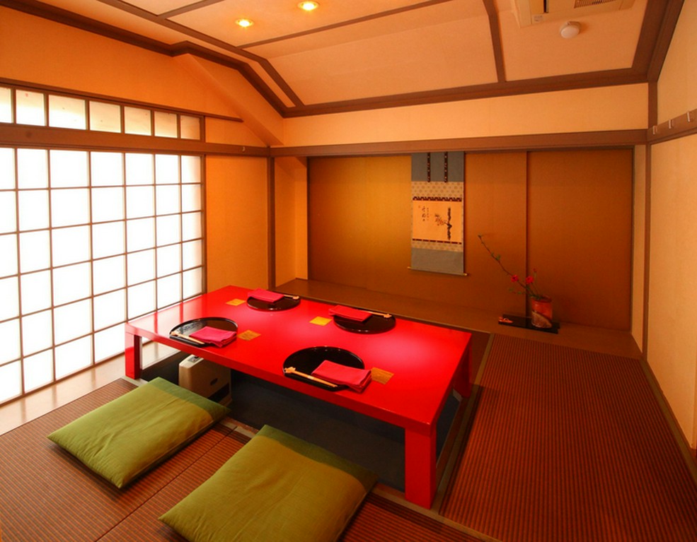 小さい子供がいるファミリーも気兼ねなく食事を楽しめる空間