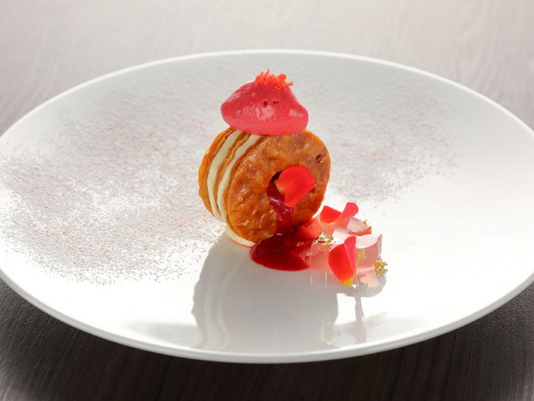 サックリした食感を愉しめる『ミルフィーユ ヴァニーユソース』