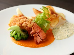 シンプルにオマール海老を愉しめる『オマール海老のフライ』