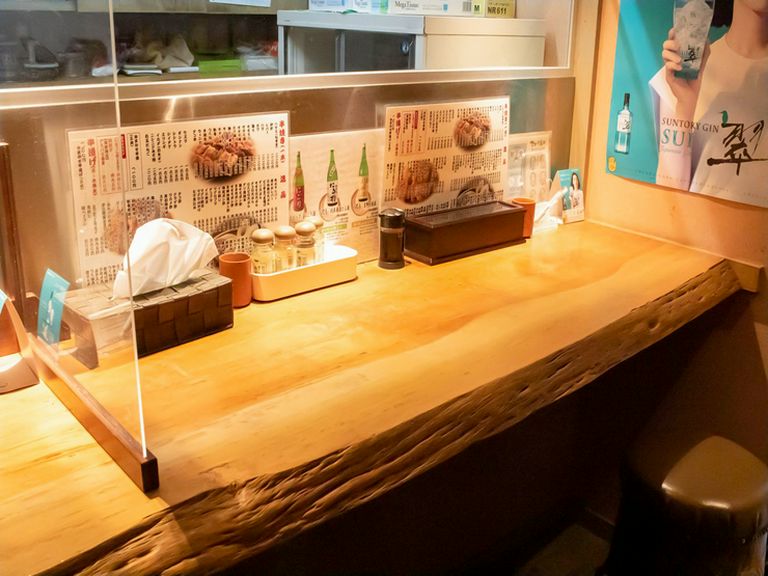 和風でオシャレな串焼き居酒屋で、カジュアルな大人デート