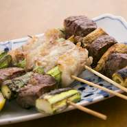 友人でもある「田中農園」から厳選したアスパラを仕入れています。鳥取県産の豚バラ肉でくるっと巻いていただく、季節限定の逸品です。