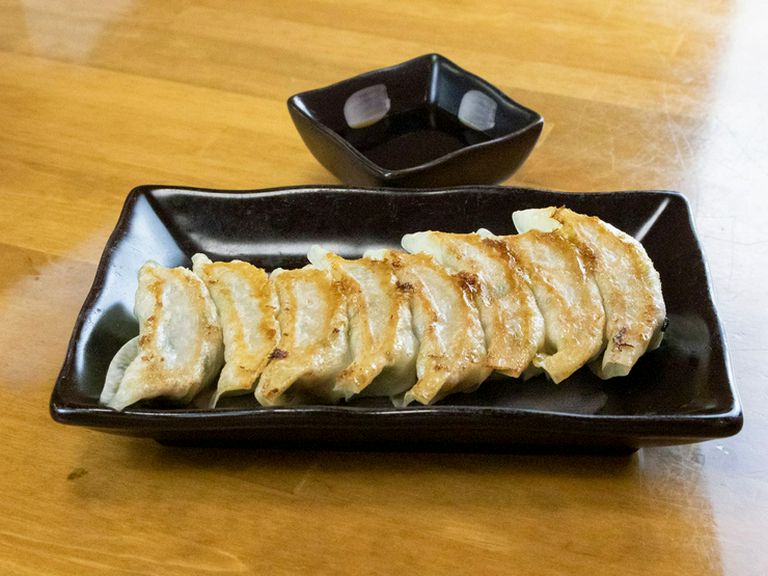 オリジナルの配合でつくるジューシーな『焼餃子』