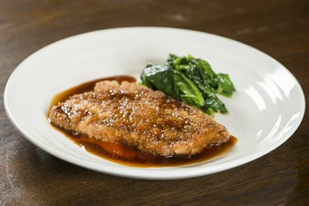 お米で育ったやわらかい口当たりの『耶馬渓産錦雲豚のカツレツ』