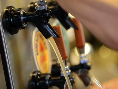 キンキンに冷えた爽快な飲み心地。『樽生ビール』で乾杯