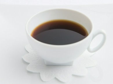 ジノリの食器の美しい白が料理の色彩を引き立てる