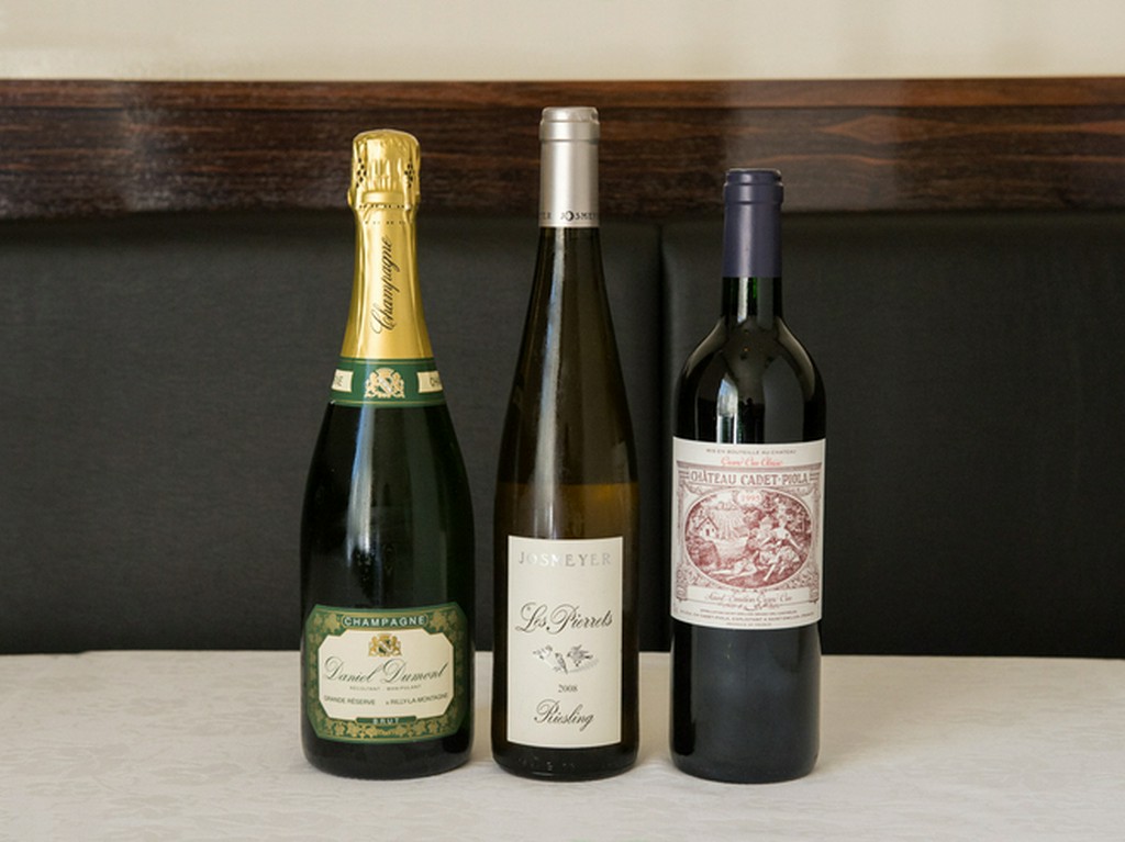 変幻自在なコースに合わせるバラエティ豊かなワイン