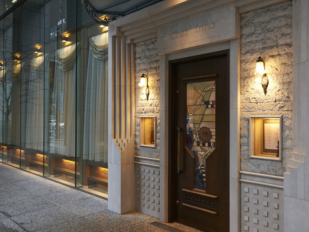 時代に左右されないアールデコ調の落ち着いた雰囲気