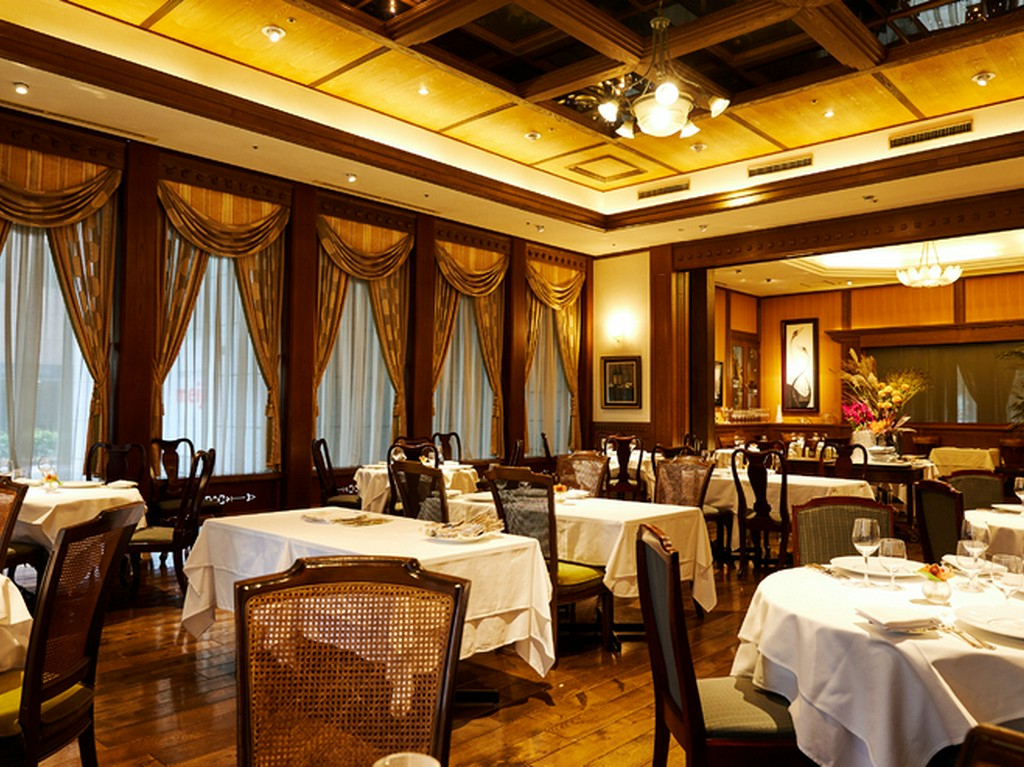 時代性を感じさせないアールデコ調の落ち着いた雰囲気