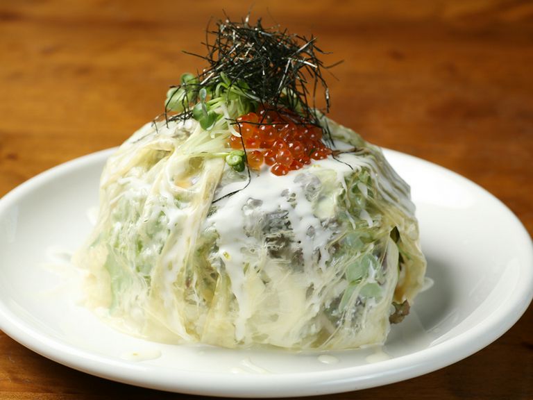 女性に人気の料理も沢山並ぶ、デートにも最適なお店