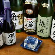 日本酒は常時20種類程用意されています。銘柄はその都度変わっていくので日本酒好きな方は必見です。香と味のバランスがとても良い「獺祭　磨き三割九分」なども入荷。
