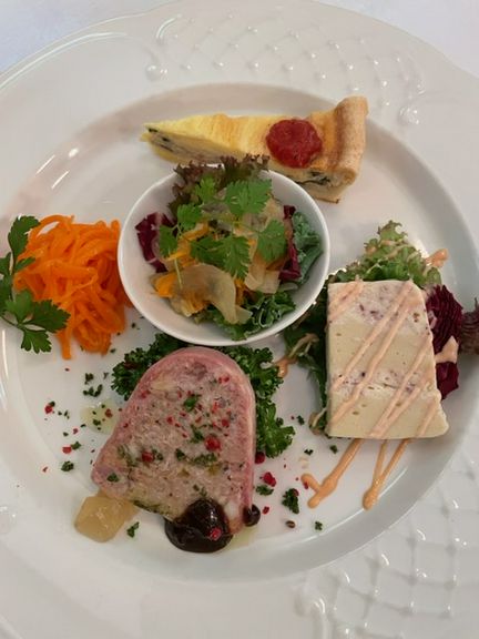 『冷前菜の盛り合わせ』