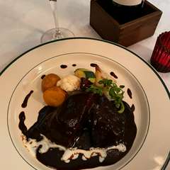 『牛肉煮込み料理』