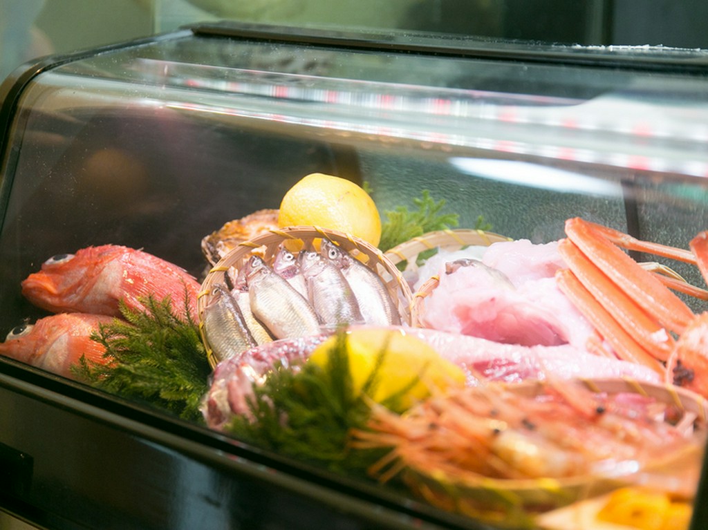 新鮮な海の幸、山の幸を使った多彩な料理が味わえる店　