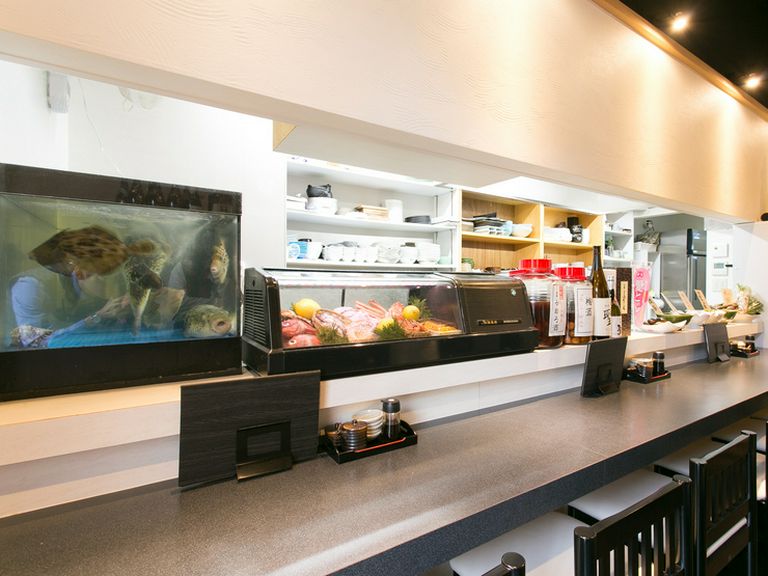 店主やお客と自然に仲良くなってしまう、居心地のよさが魅力