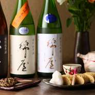 綿のように軽い口当たりからその名がつけられた『綿屋』は、宮城県に蔵を有する「金の井酒造」で醸造された日本酒です。柔らかく丸みのある味わいは、料理を引き立ててくれます。