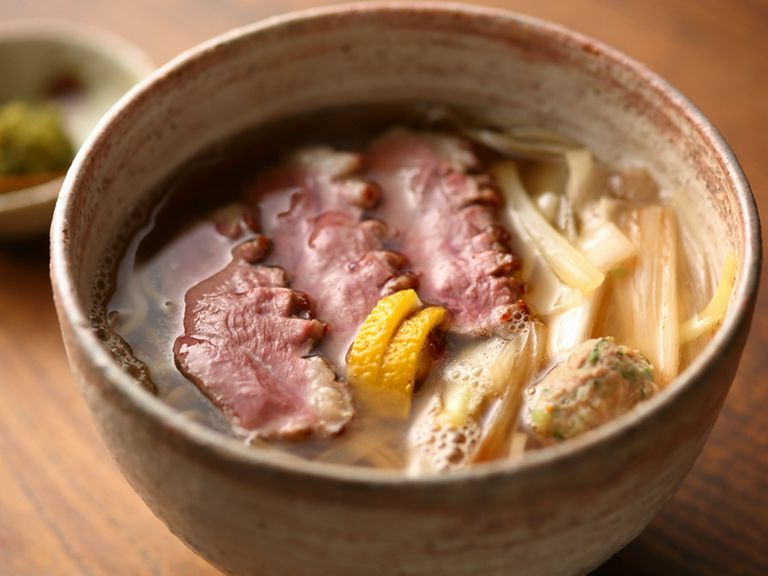 フォアグラ用の鴨を使用した『鴨なんそば』