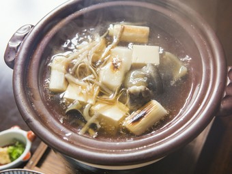 すっぽんの旨味がたっぷり溶け込んだスープが絶品の『すっぽんの鍋（丸鍋）』