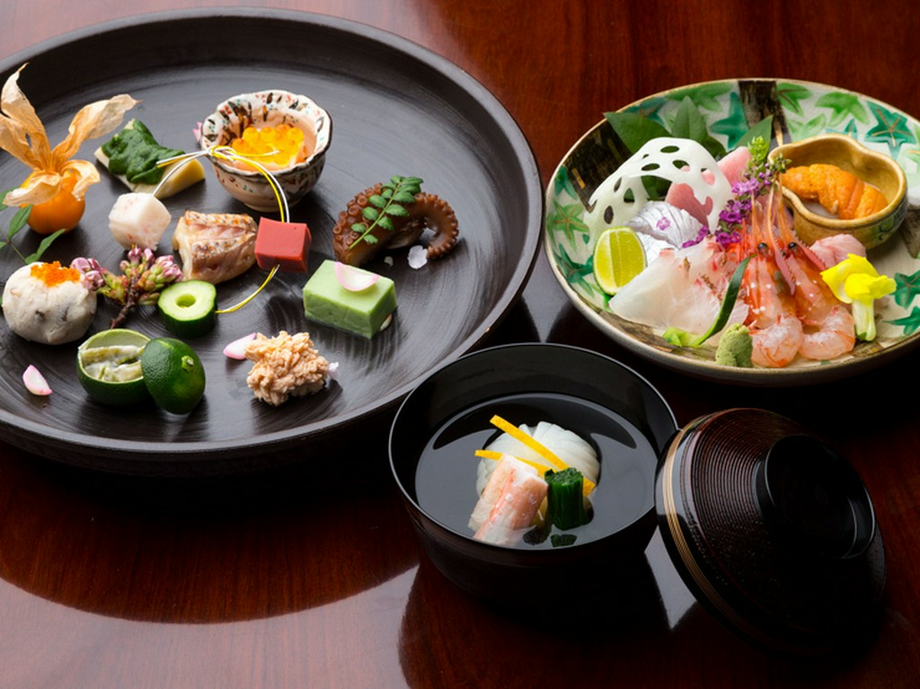 四季折々の情緒溢れる料理を囲んで盛り上がる、女性の集い