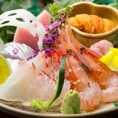 瀬戸内の海の恵みを一皿で満喫できる『お造り盛り合わせ』