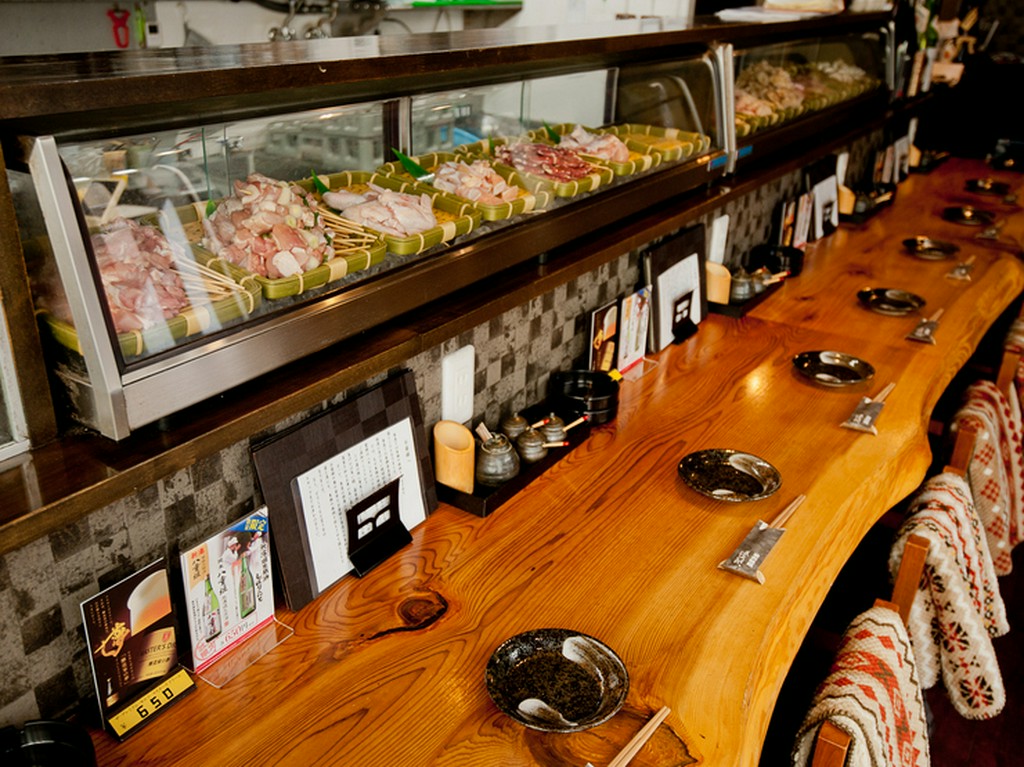 美しい肉質から選ぶスタイルで、但馬鶏のおいしさを満喫