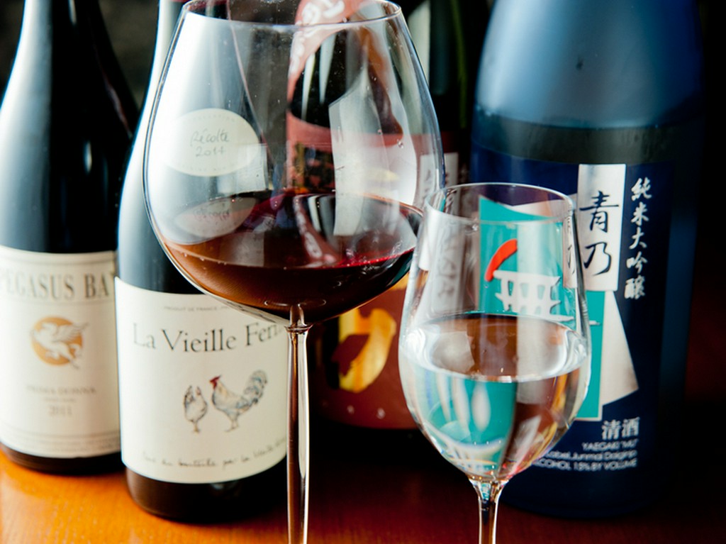 香りや風味をグラスで味わう『お酒各種』