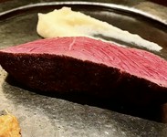 特選和牛牝牛赤身
4400円～6000円（250円／10g）