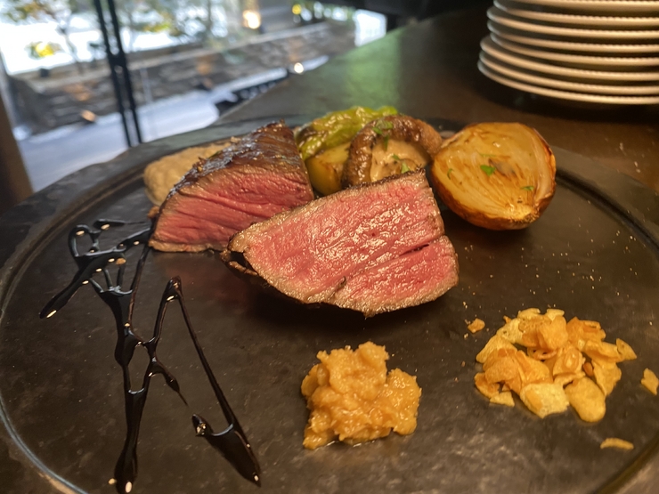 ◆ 神户牛肉午餐 ◆ “高级瘦牛腱”炭火烤高级神户牛肉