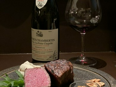 当店一押しのランチ限定コース！上質な黒毛和牛牝牛の赤身肉を炭火焼きでご堪能ください。