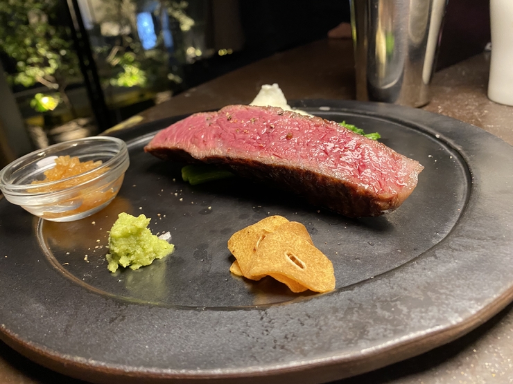 "Paket Omakase Fillet" 8 hidangan yang dibuat dengan bahan-bahan yang disiapkan secara khusus.